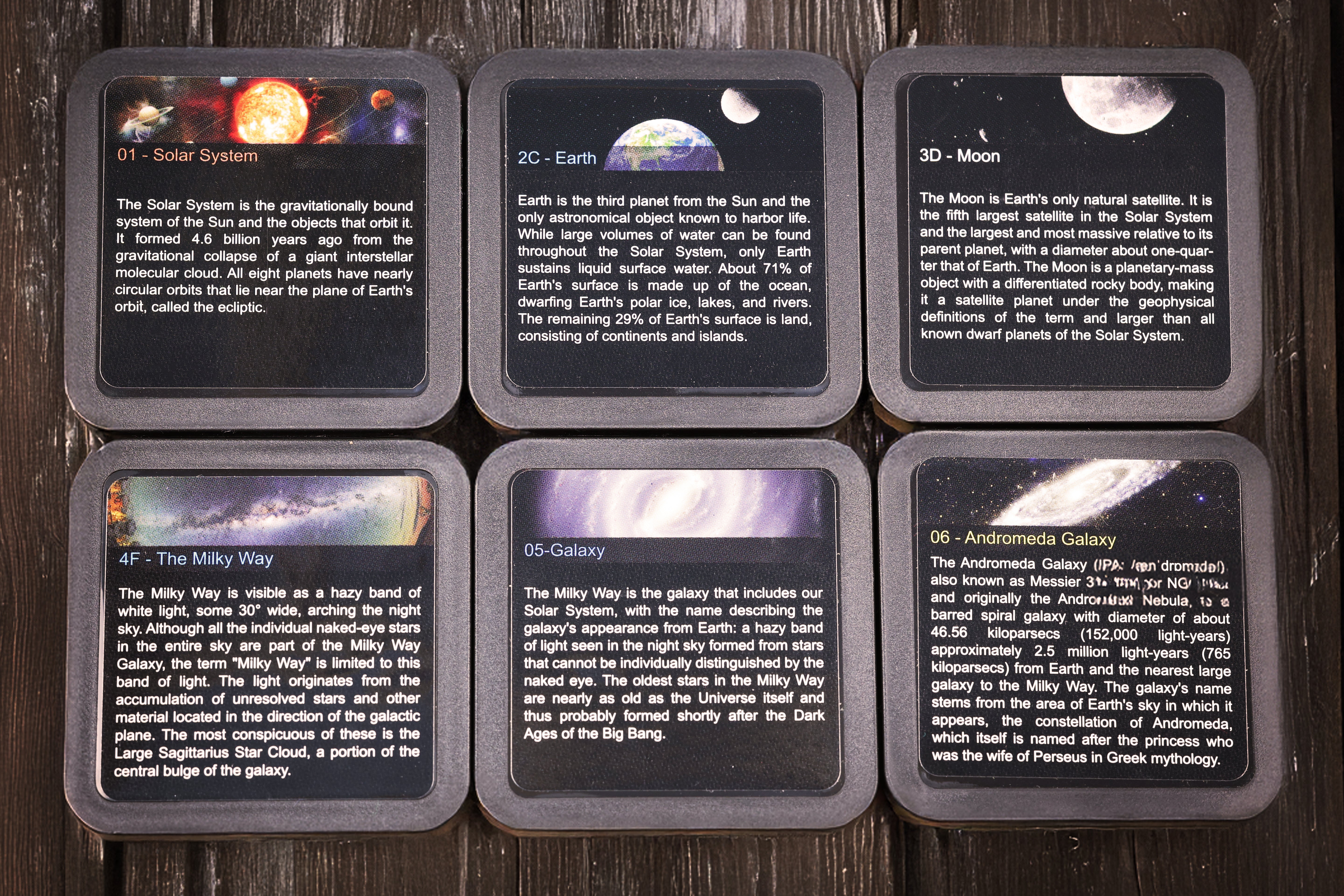 Galakseprosjektor (svart:utsolgt) hvit/svart fortsatt på lager