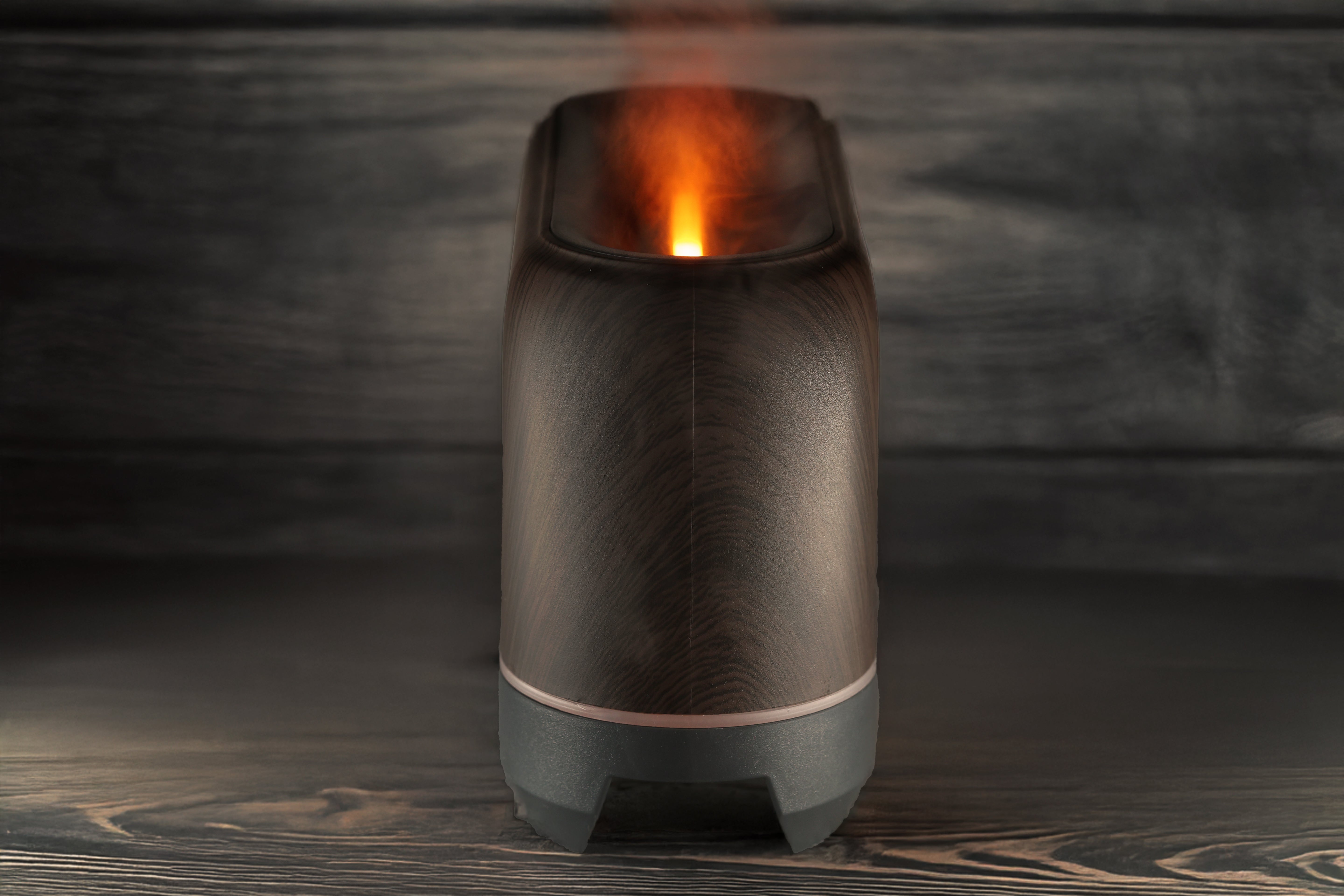 Diffuser med flammetåke (mørkt tre)