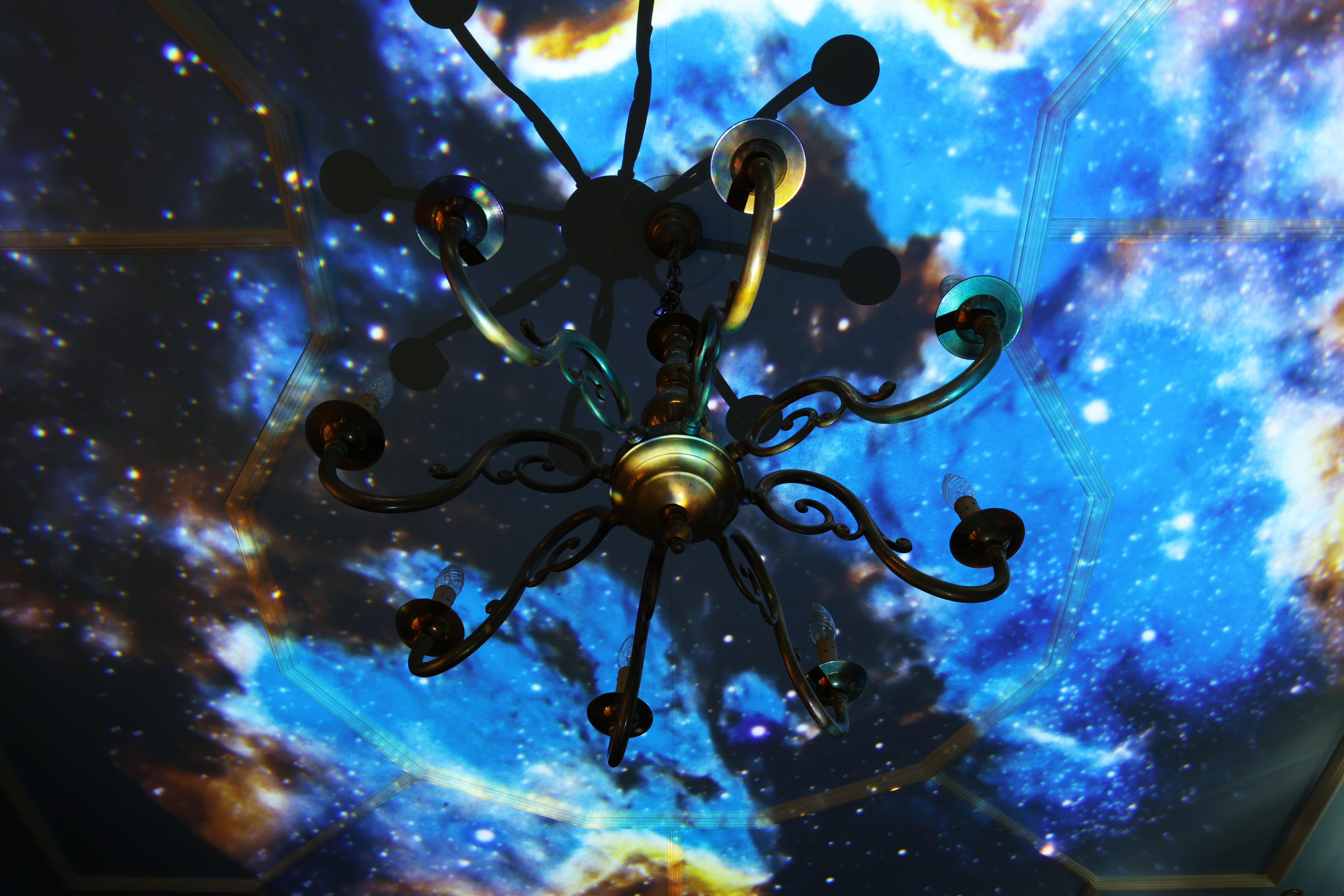 Galakseprosjektor (svart:utsolgt) hvit/svart fortsatt på lager