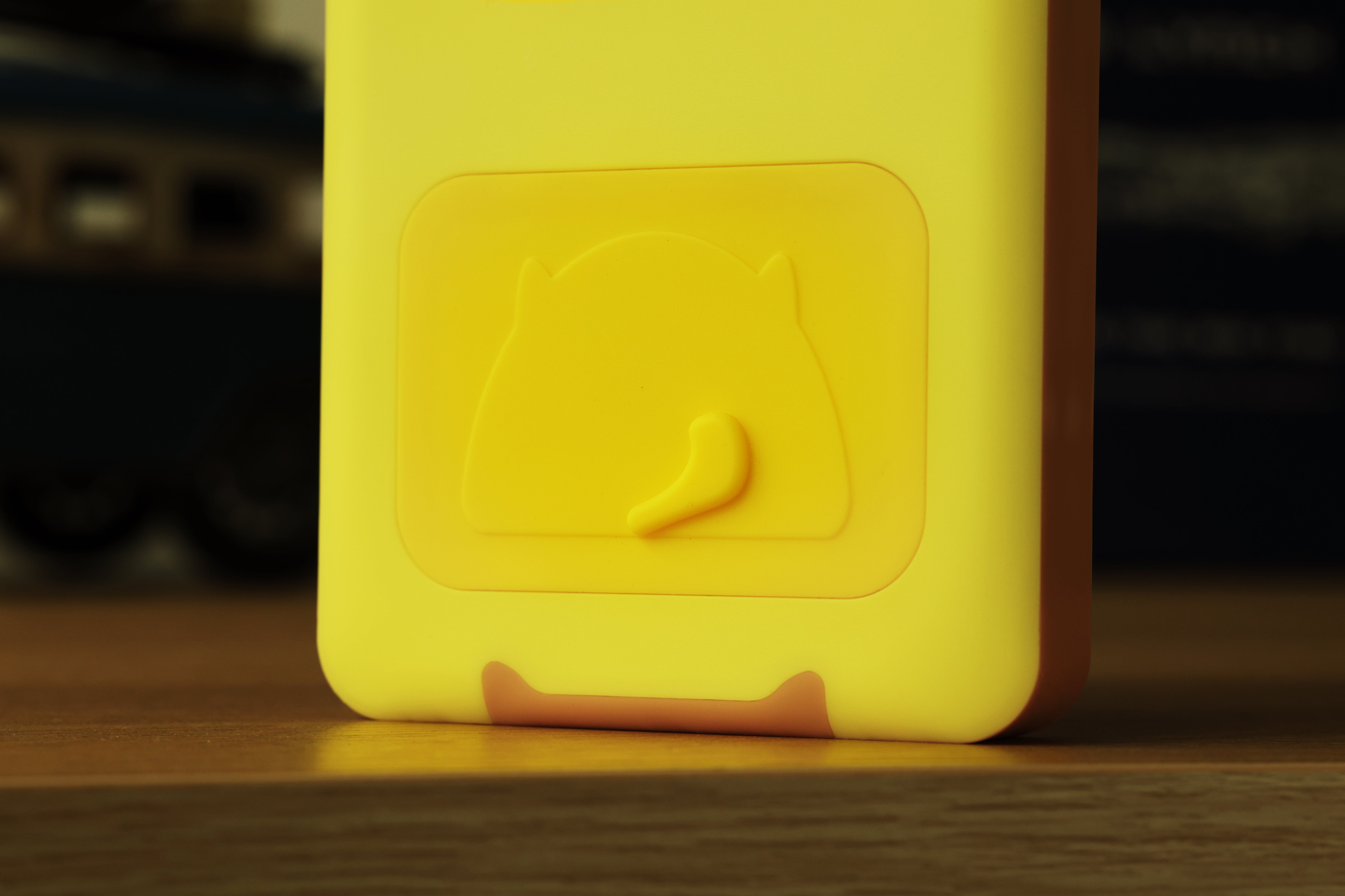 Låseboks til mobil – gul med katt