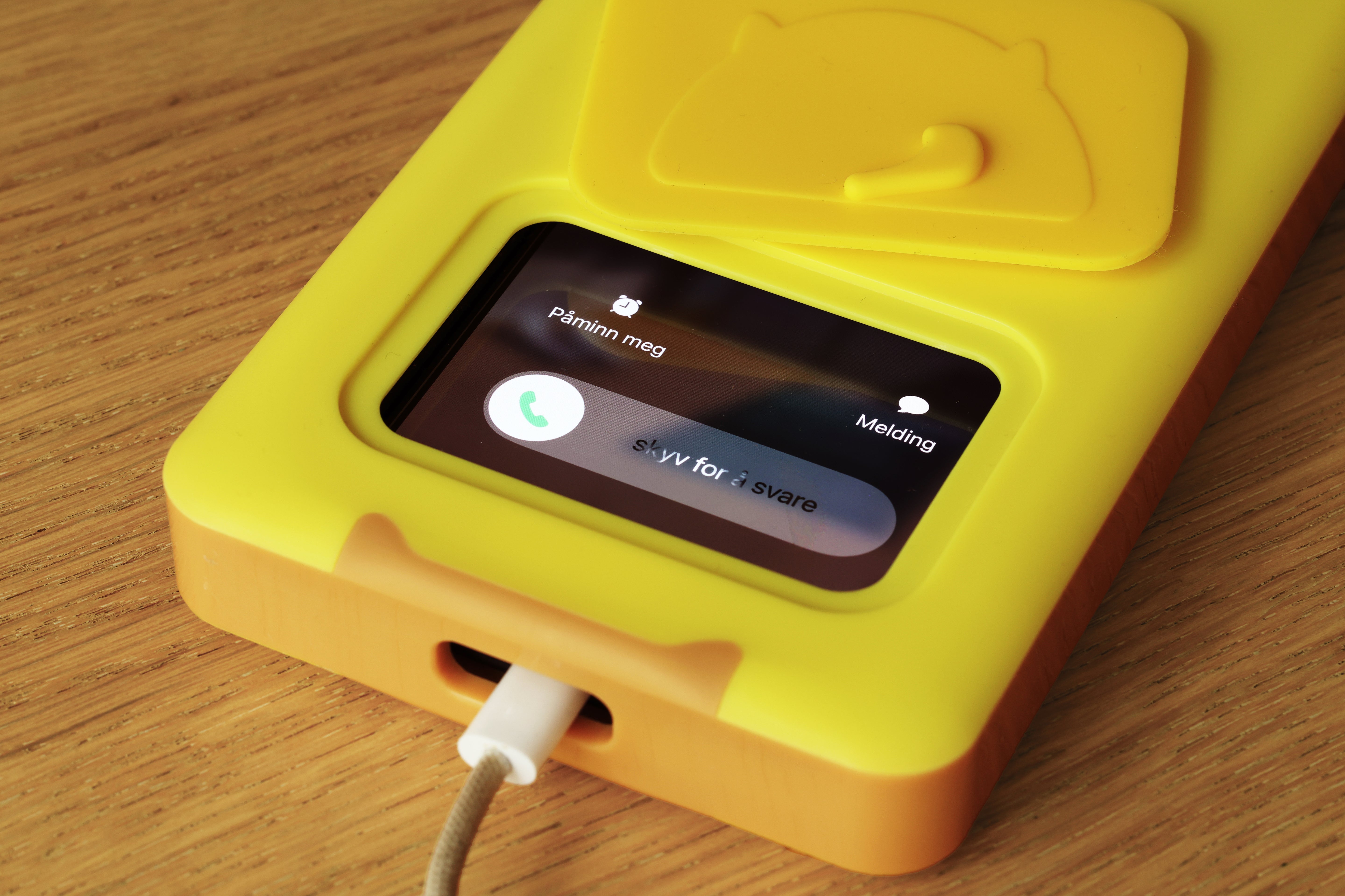 Låseboks til mobil – gul med katt